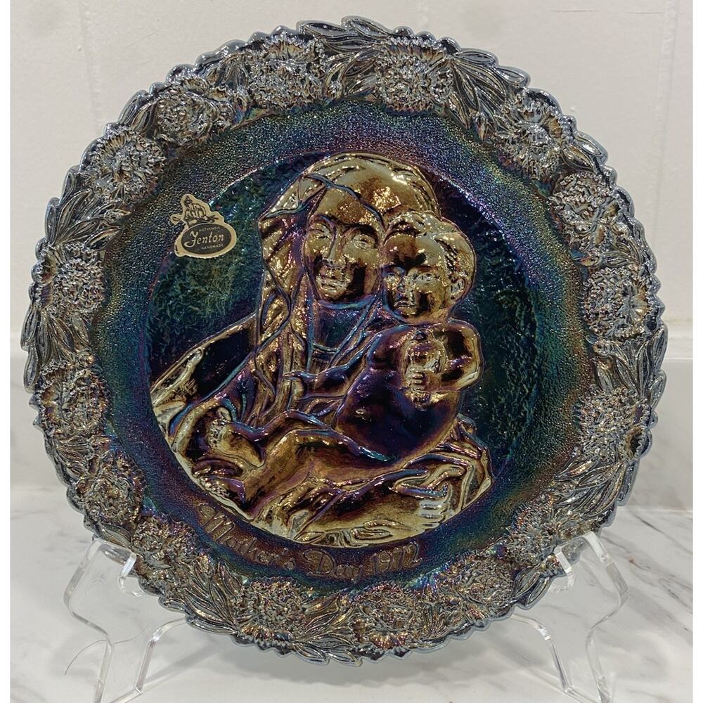 VTG Fenton 1972 Mothers Day “Madonna of the Goldfinch” Carnival Glass Iridescent